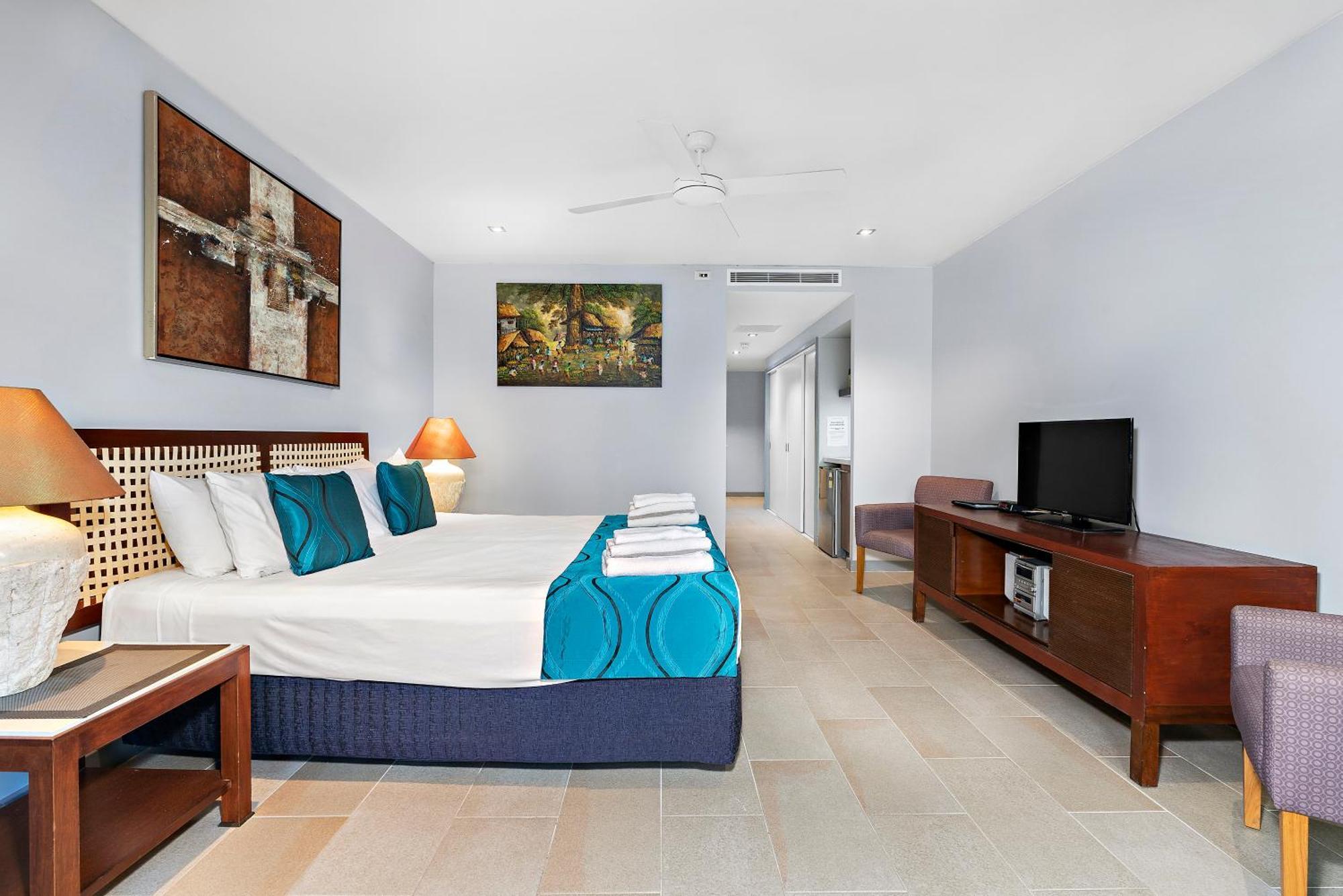 Private Apartments In The Temple Beachfront Resort 팜코브 객실 사진