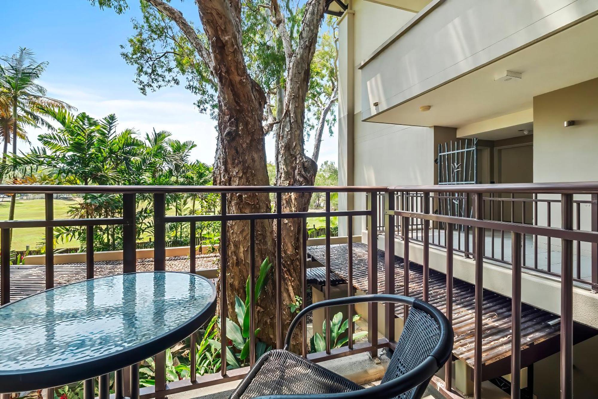 Private Apartments In The Temple Beachfront Resort 팜코브 객실 사진