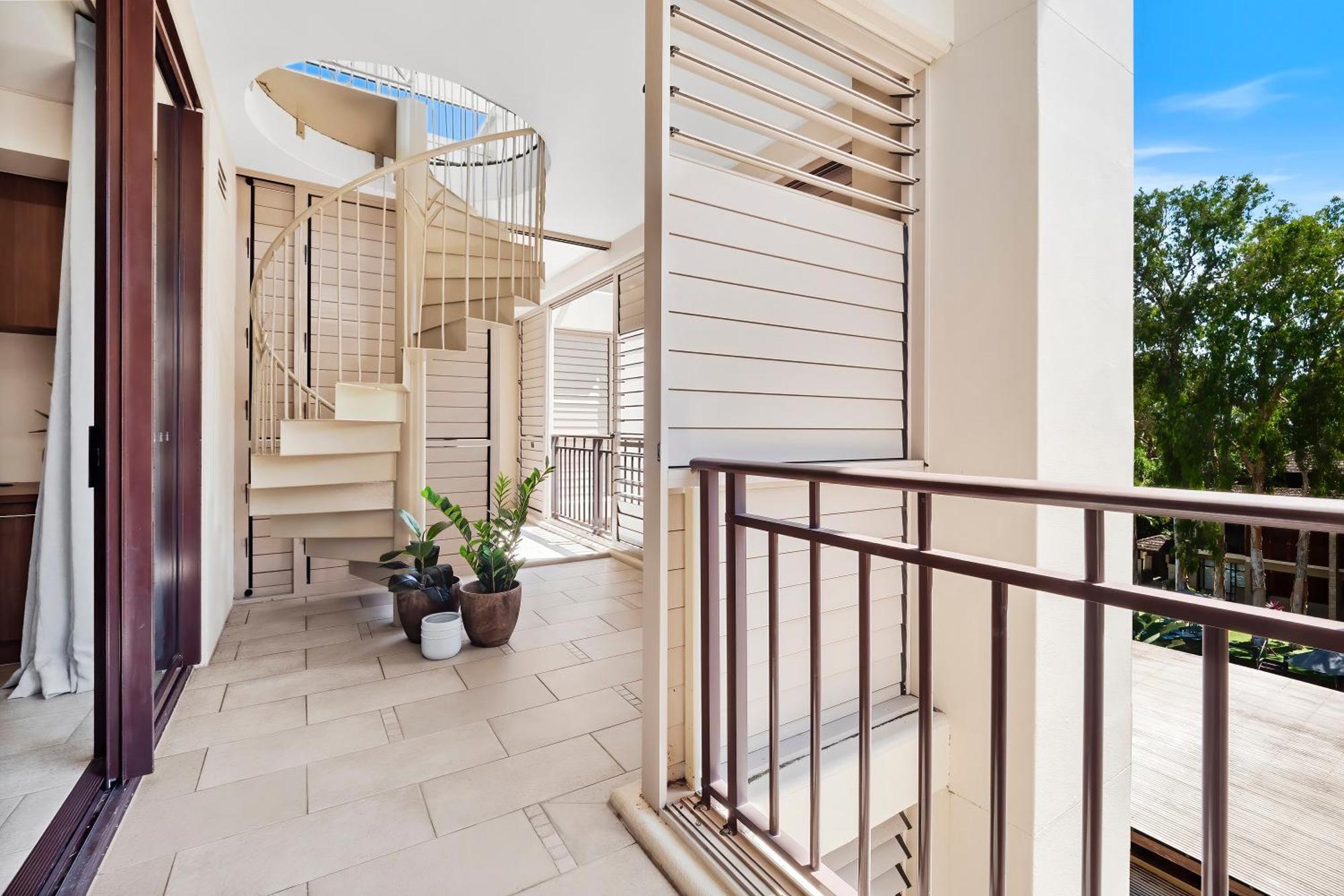 Private Apartments In The Temple Beachfront Resort 팜코브 객실 사진