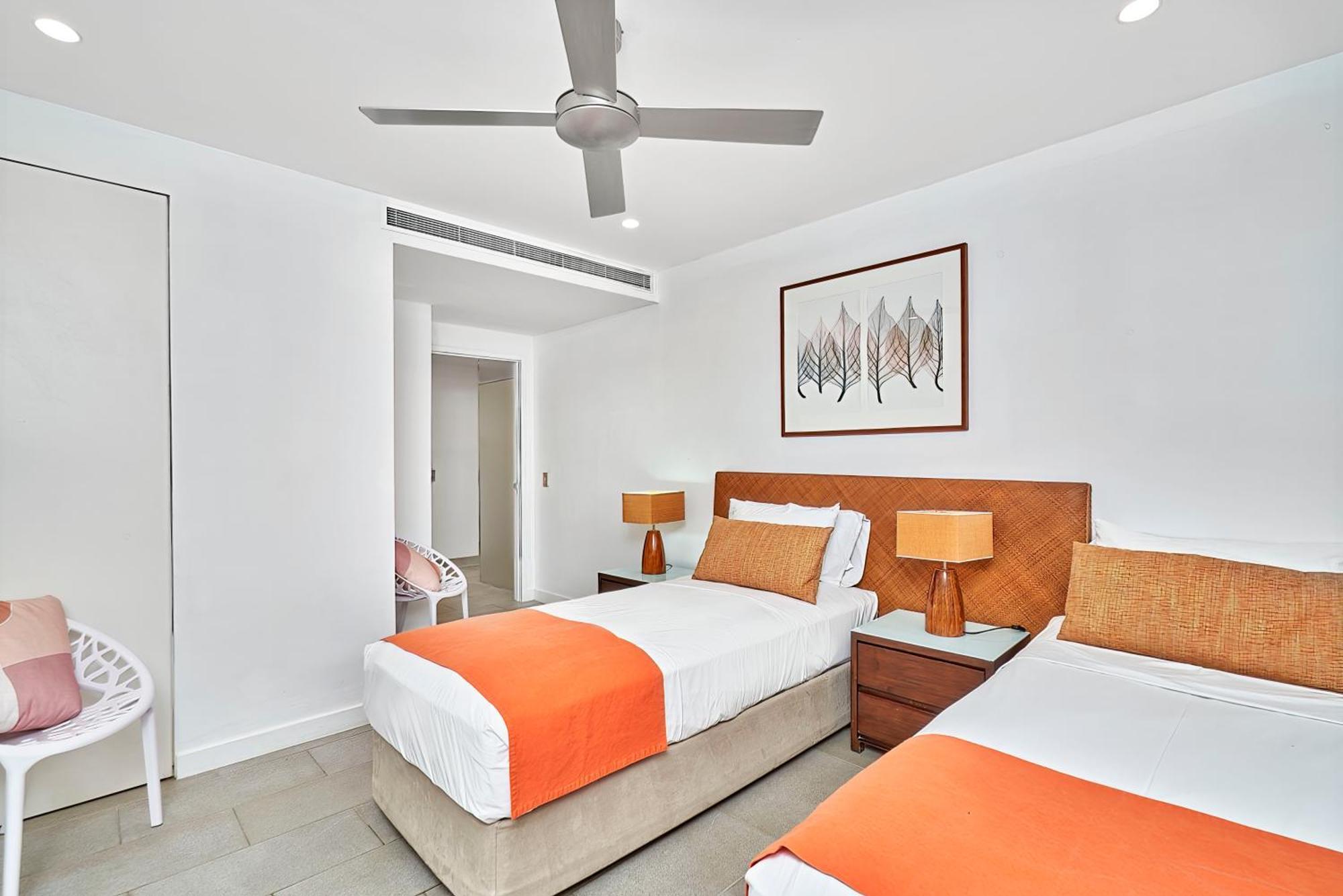 Private Apartments In The Temple Beachfront Resort 팜코브 객실 사진